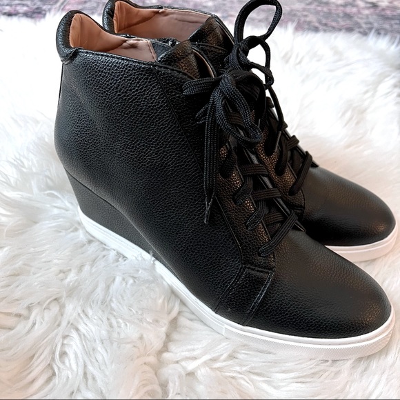 Paolo Shoes - NWOT Linea Paolo Fatima Black Leather Wedge Bootie Women’s Size 10